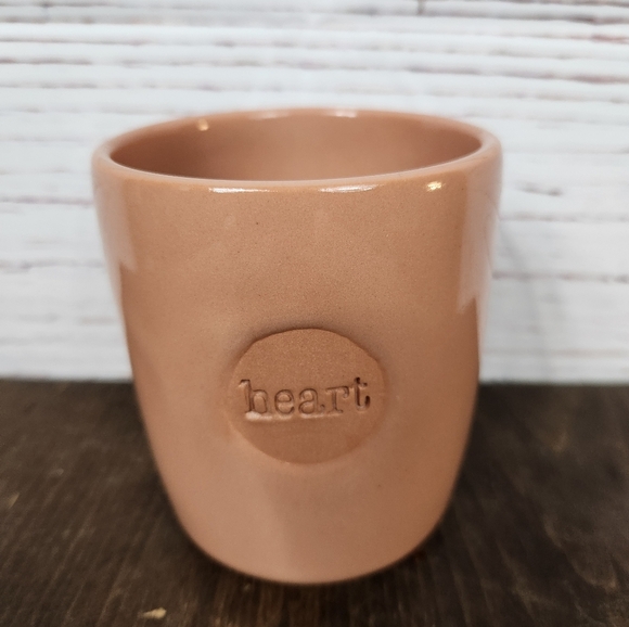 Pigeon Toe Heart Embossed Coffee Mug - Picture 2 of 4